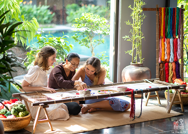 In this class, learn how to make a traditional embroidery product in one of the birthplaces of the craft. Văn Lâm Village in Ninh Binh is considered to be one of the cradles of classic embroidery in Vietnam.